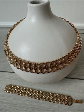 Gold Chain Collar Necklace and Bracelet Set - Women Jewelry